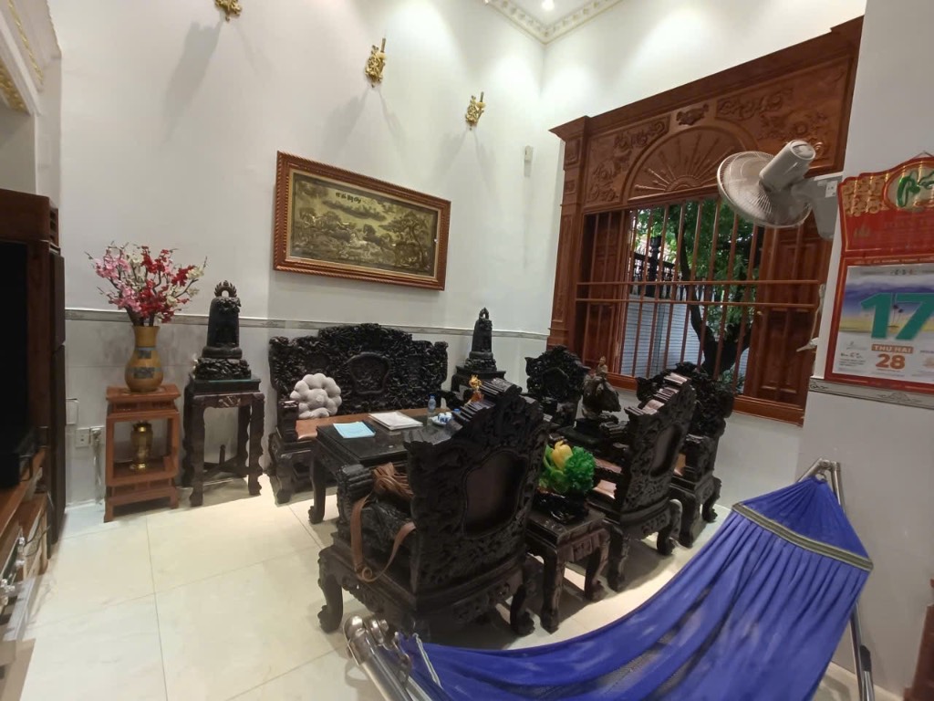 Bán biệt thự khu Tên Lửa, Bình Tân, 215m², 4 tầng, 6PN 7WC, mặt tiền đẹp, giá 35 tỷ