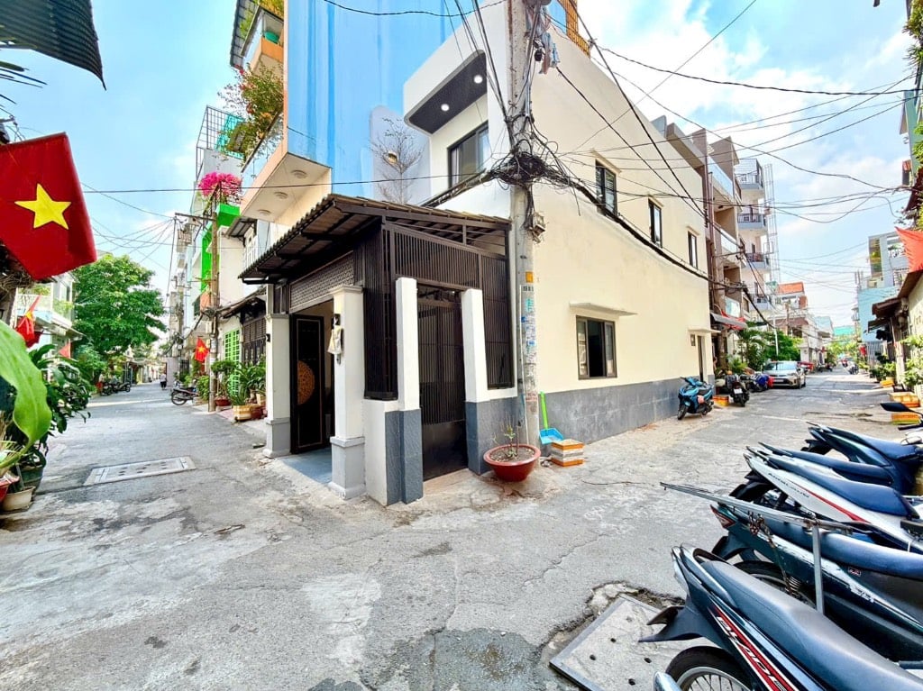 Bán nhà hẻm xe hơi Trường Chinh, Tân Phú, 53m², 3PN, gần ga T3 và Metro số 2, giá 5.4 tỷ