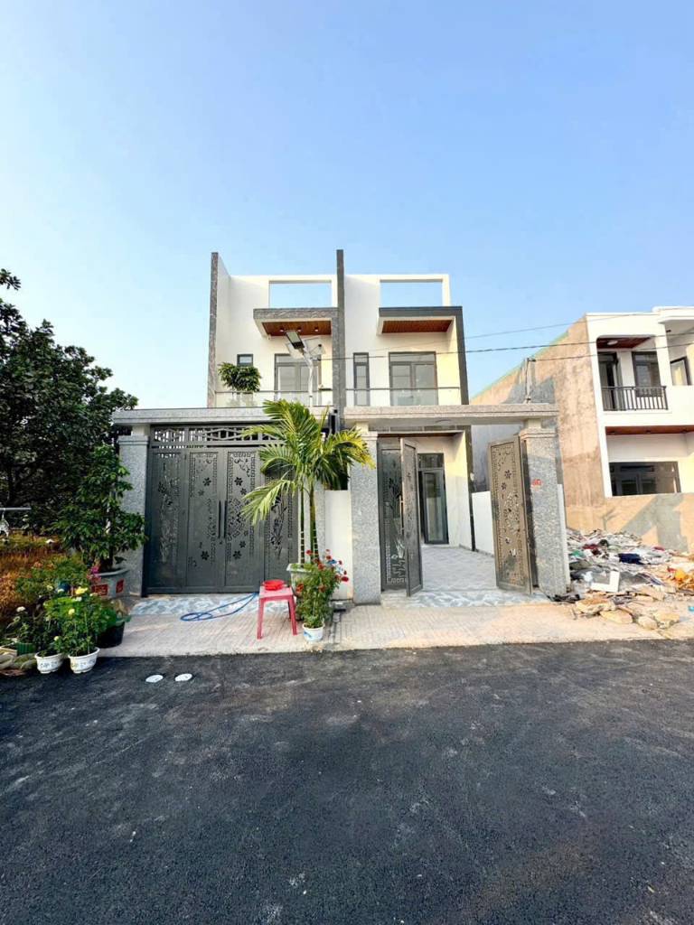 Bán nhà Tân Phong Biên Hòa, DT 108m2 3 phòng ngủ, giá 2.1 tỷ, sổ riêng thổ cư