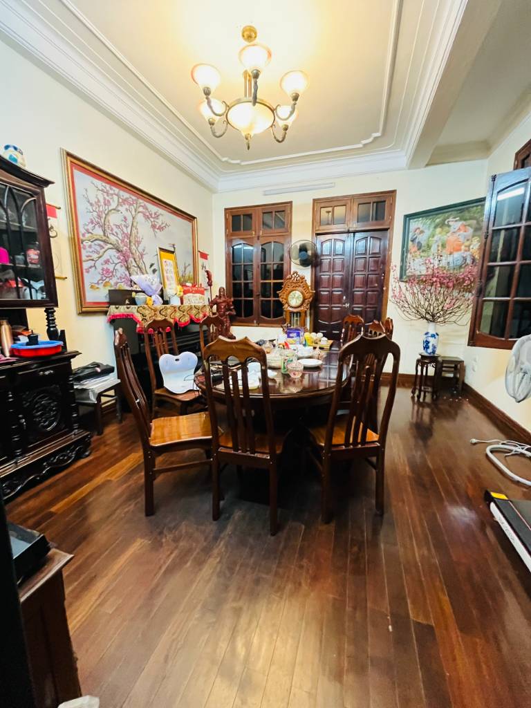 Chính chủ bán gấp nhà khu Trần Đại Nghĩa, Hai Bà Trưng, sổ đỏ sẵn, 3 mặt thoáng gara ô tô