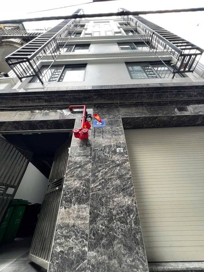 BÁN TÒA CCMN QUAN HOA, CẦU GIẤY, 7 TẦNG THANG MÁY, 29 PHÒNG, DOANH THU 150TR/THÁNG