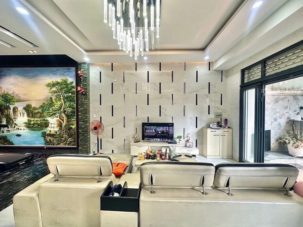 Bán nhà Lê Văn Quới, Bình Tân, hẻm 8m, 153m2 ngang 7x22m, 4 tầng 5PN, bán gấp giảm sâu