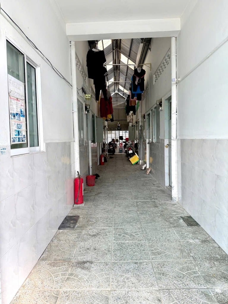 Bán nhanh cặp trọ Cần Giuộc, Long An, 16 phòng 2 kiot kèm lầu, thu nhập gần 40tr/tháng