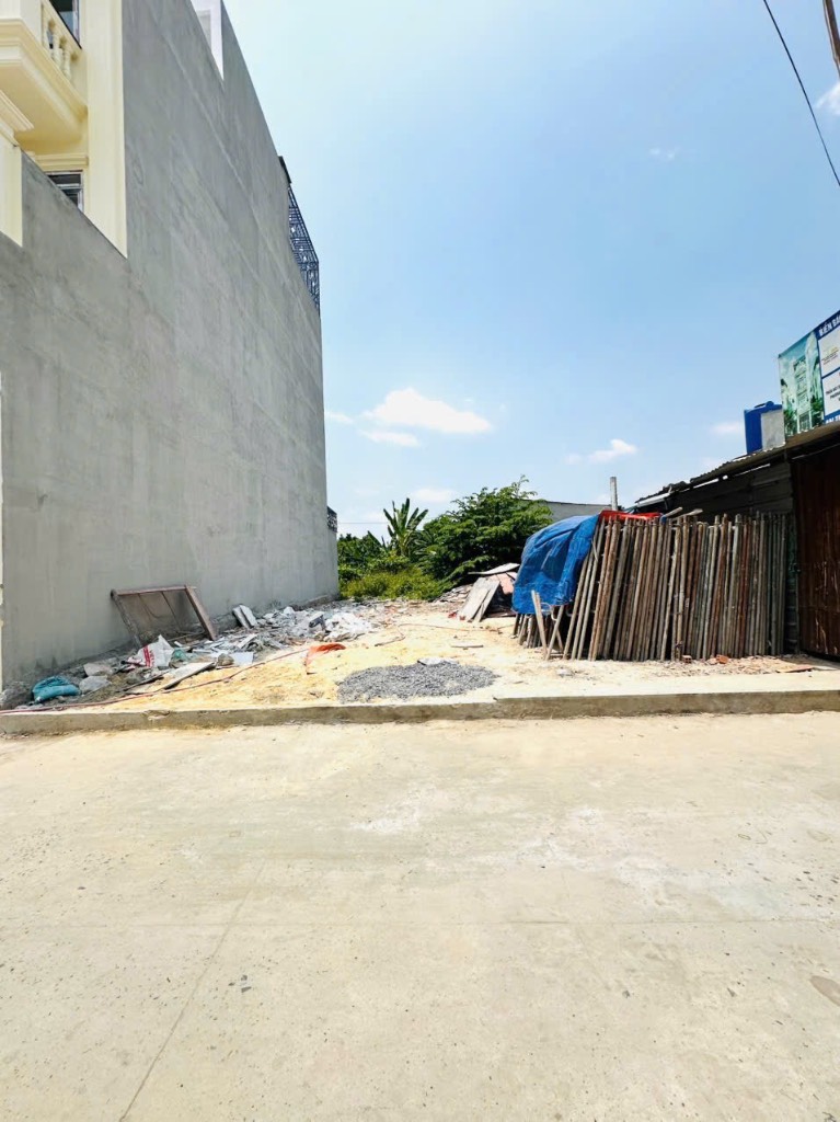 Bán đất Thạnh Lộc Quận 12, dt 76m2 4.5x17m đường ô tô giá 4.3 tỷ