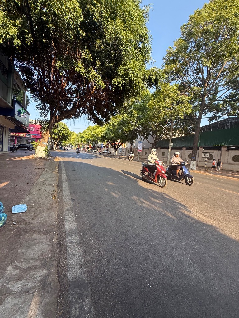 BÁN NHÀ MẶT TIỀN PHAN BỘI CHÂU - BMT