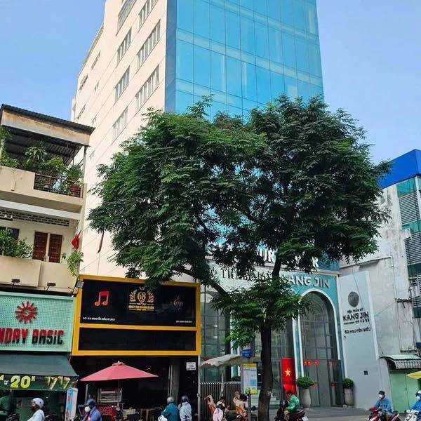 Tòa Nhà Hầm 9 Tầng Nguyễn Biểu Q5 – Ngang 11.3m – DTS 2.509m² – Dòng Tiền 700tr/tháng-GIÁ 250 TỶ