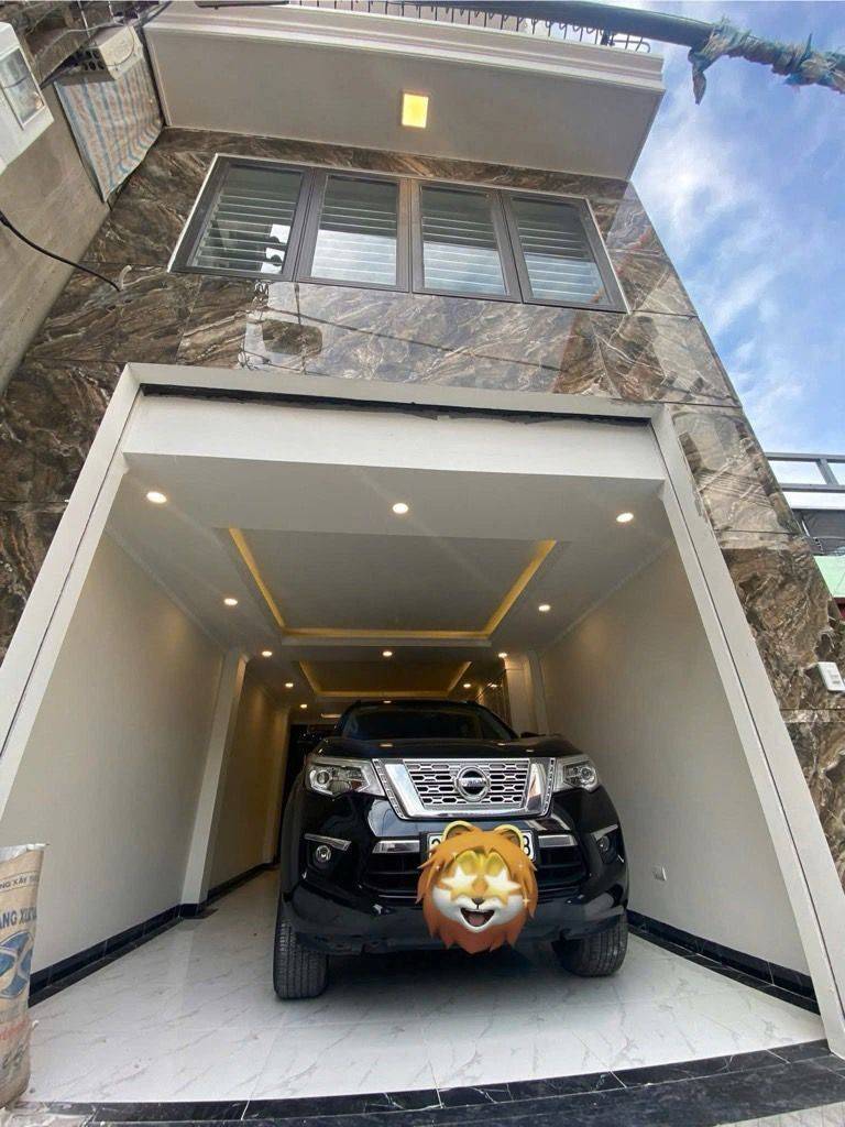 Bán nhà mặt phố Di Trạch Hoài Đức, dt 42m2, thang máy, ô tô đỗ cửa, giá 6.6 tỷ