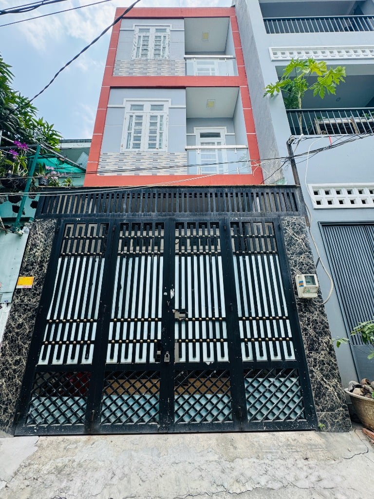 GẤP CHỦ CẦN BÁN NHANH CĂN NHÀ 3 TẦNG MẶT TIỀN PHÚ ĐỊNH 4x15 CHỈ 6TY2 (B16)