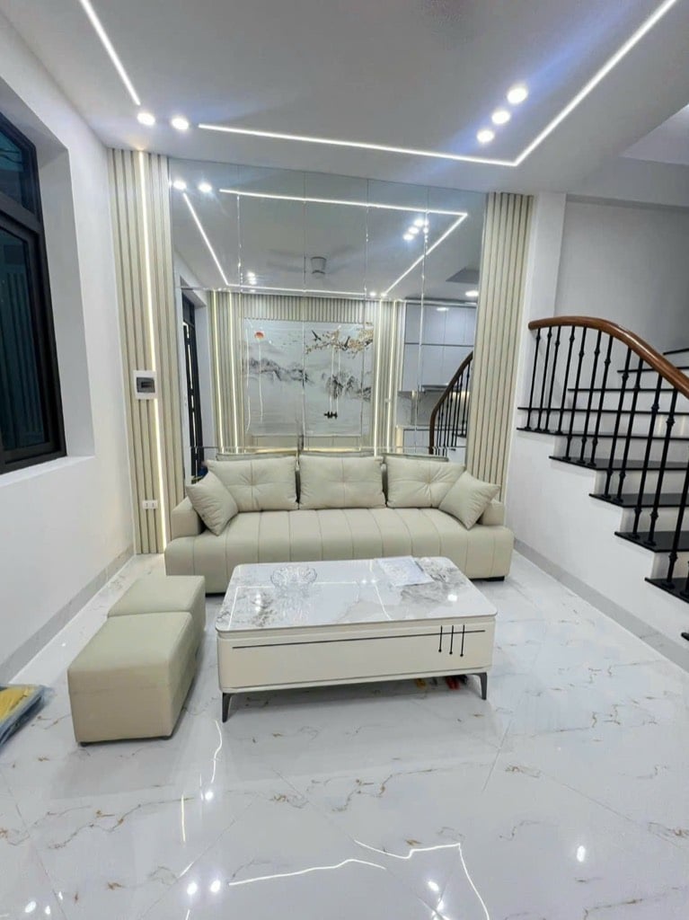 Bán nhà Bùi Xương Trạch, Thanh Xuân, DT 39m2 5 tầng full nội thất, giá 12 tỷ