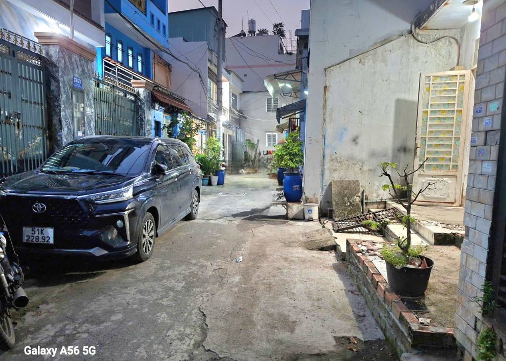 nhà Lê Đình Cẩn Bình Tân, xe hơi tới cửa dt(5×18) chỉ 5,..ty