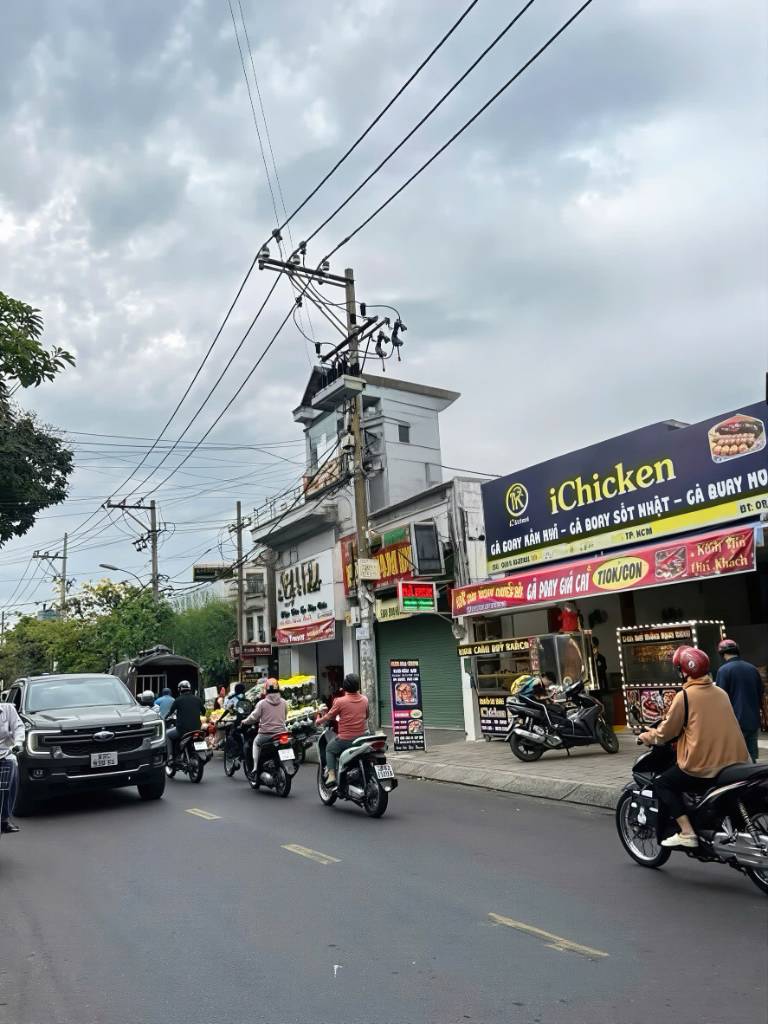 Bán gấp căn nhà Trịnh Quang Nghị, ngay chợ Phú Lợi 2, đang cho thuê 15tr/tháng, giá 970 triệu