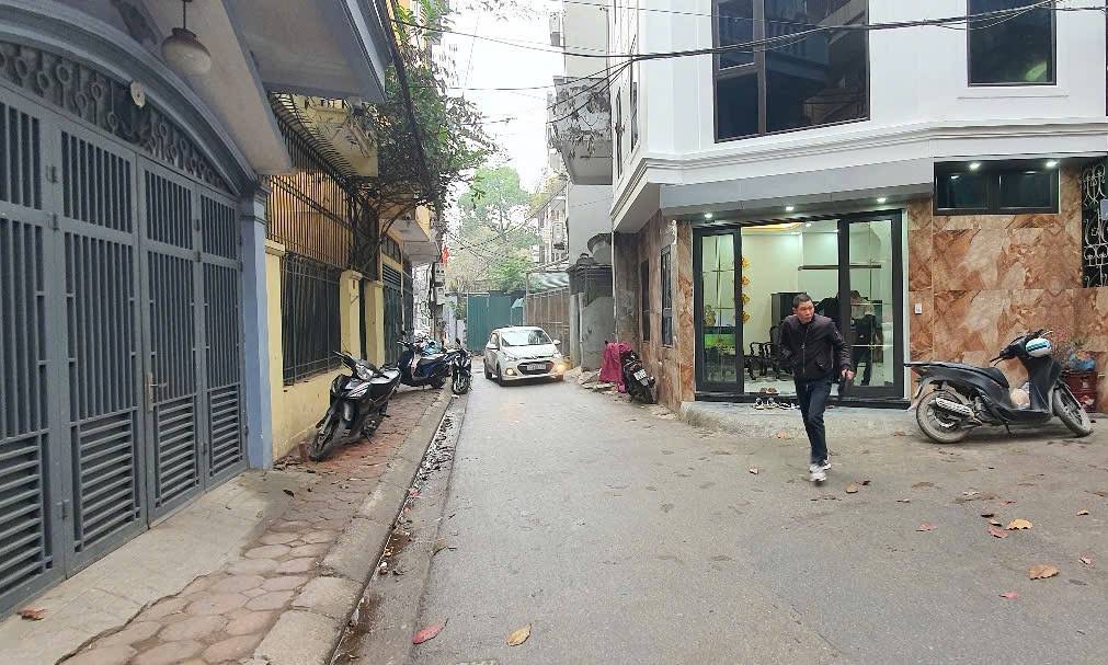 Bán nhà mặt ngõ Kim Ngưu - Ô tô đỗ cổng - Lô góc - Ngõ thông kinh doanh