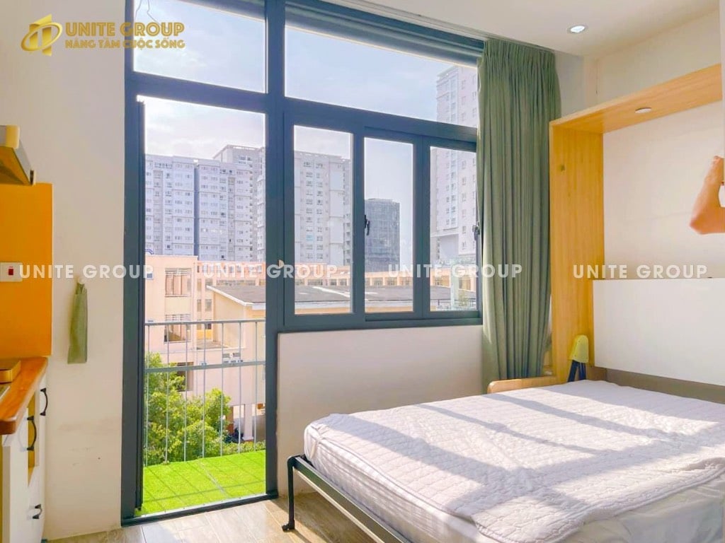 Cho thuê căn hộ ban công thoáng gần Hàng Xanh, đường Nguyễn Xí, quận Bình Thạnh
