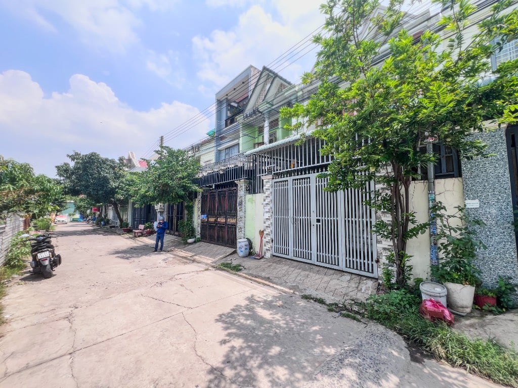 ĐỐI DIỆN BCONS CITY CENTRAL ĐƯỜNG THỐNG NHẤT DĨ AN- 102M2 NGANG 5M FULL THỔ- 7TỶ
