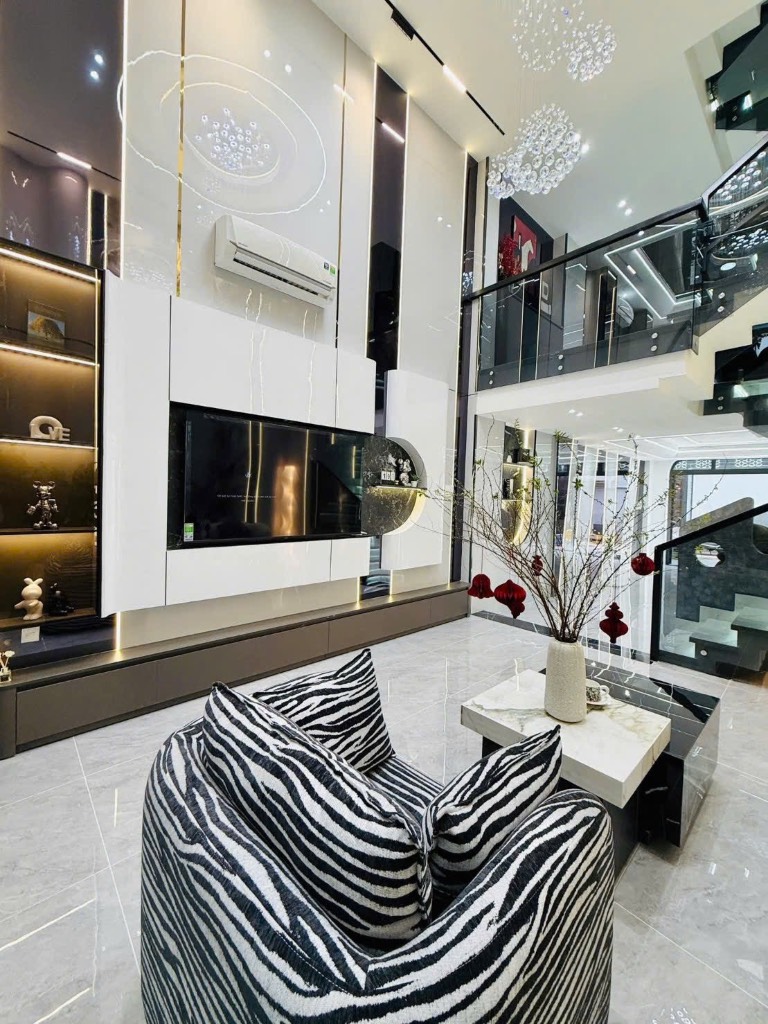 60m2, Giảm mạnh 1 tỷ, bán gấp nhà mới 5 tầng, Hxh, Quang Trung, Gò Vấp, 7 Tỷ