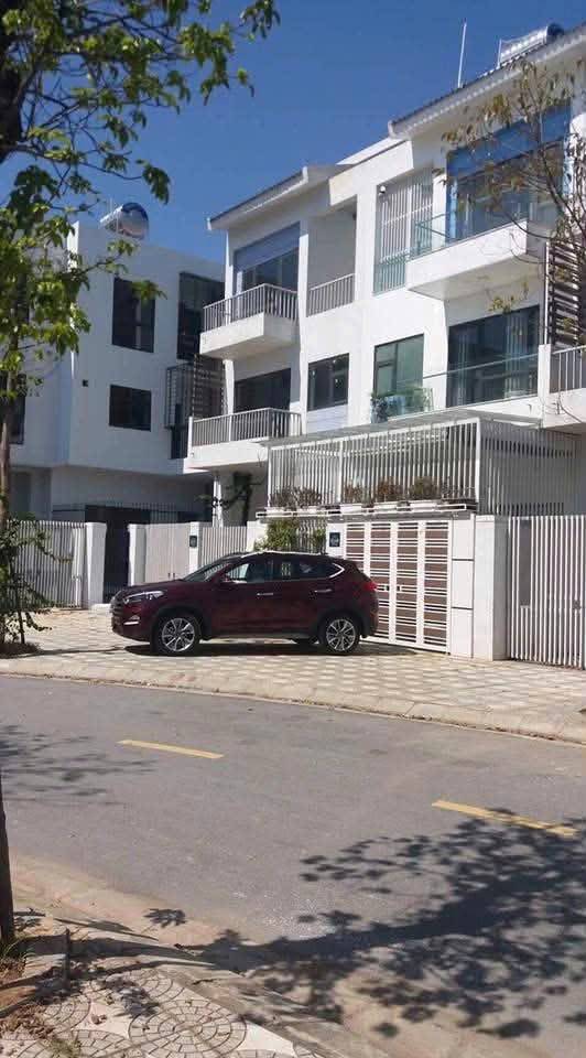 Cho thuê nhà liền kề Xuân Phương, Nam Từ Liêm, 90m x 4 tầng, full đô, ô tô dừng đỗ, giá 21tr/tháng