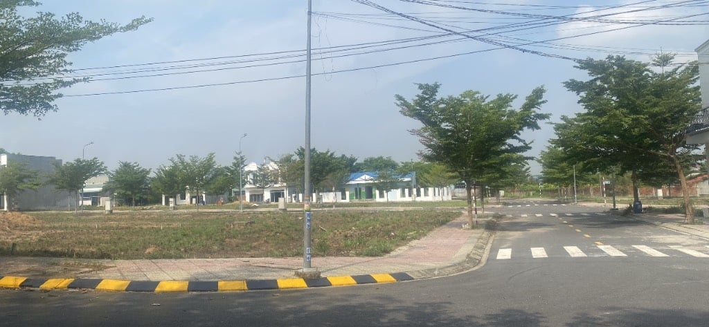 Bán nhà 1 trệt 1 lầu khu nhà phố
