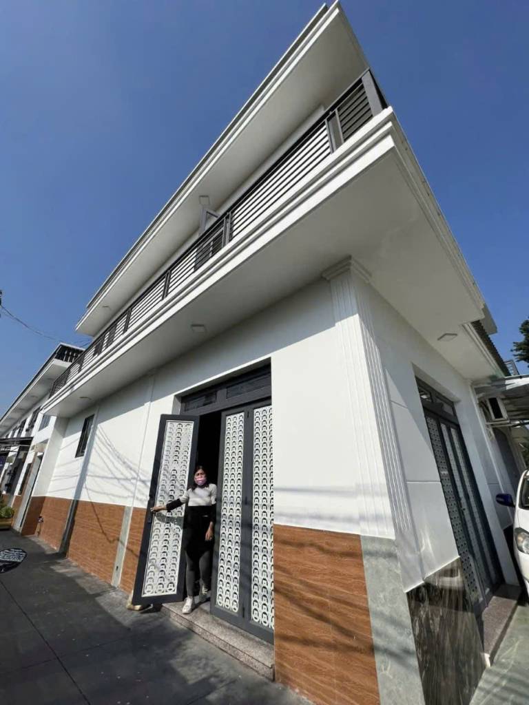 Bán nhà ấp 4, xã Mỹ Yên dt 180m2 , 1 lầu , 4pn,3wc đường oto beton giá 2,4 tỷ