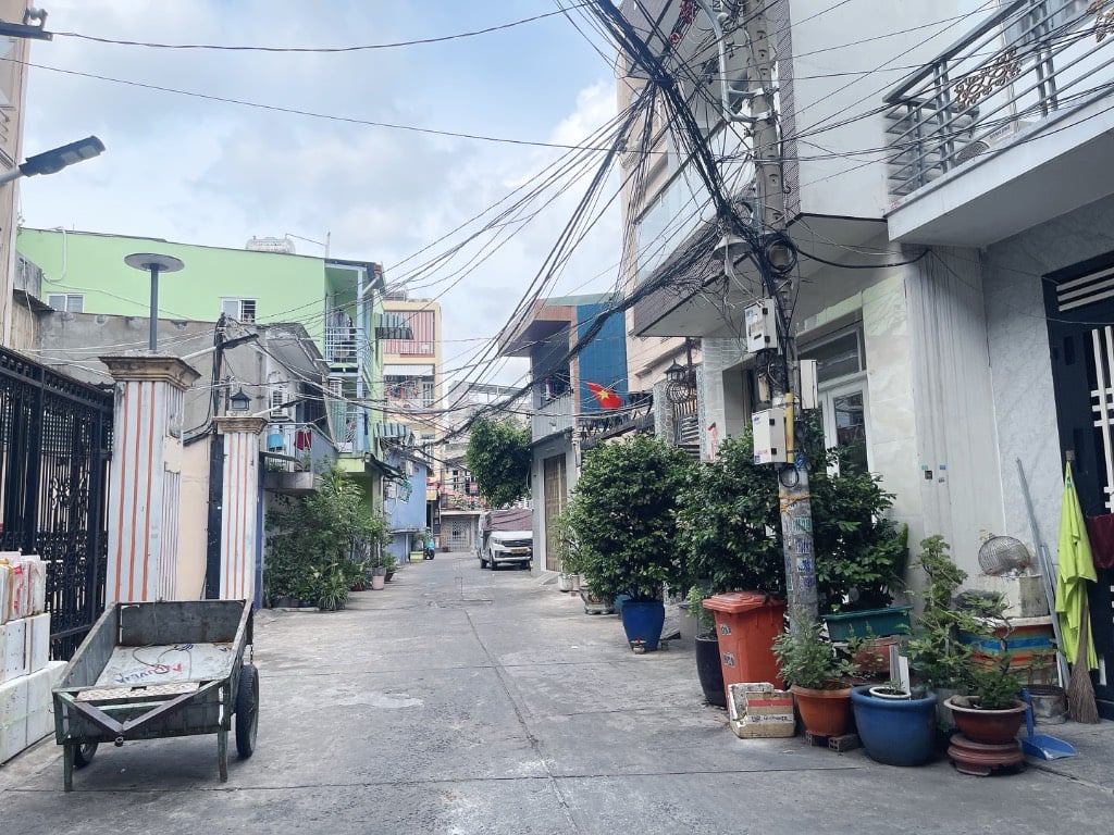 NHÀ QUẬN 6-LÒ GỐM-HẬU GIANG-NỞ HẬU -79M2-5PN-NGANG BỀ THẾ-NHỈNH 5TỶ.