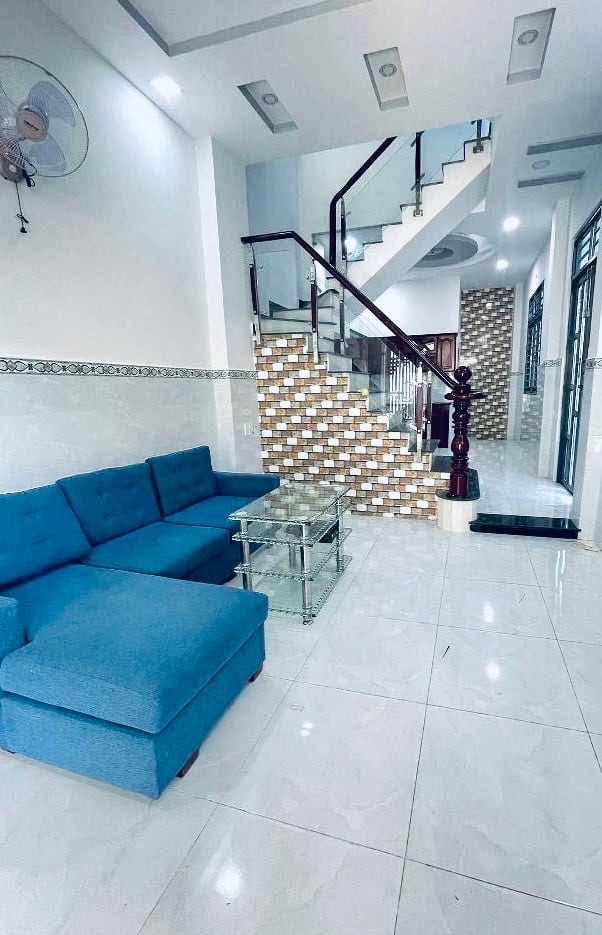 Bán nhà Mã Lò gần Tỉnh Lộ 10 Bình Tân, dt 71m2 1 trệt 3 lầu, giá 5,9 tỷ ô tô đậu cửa