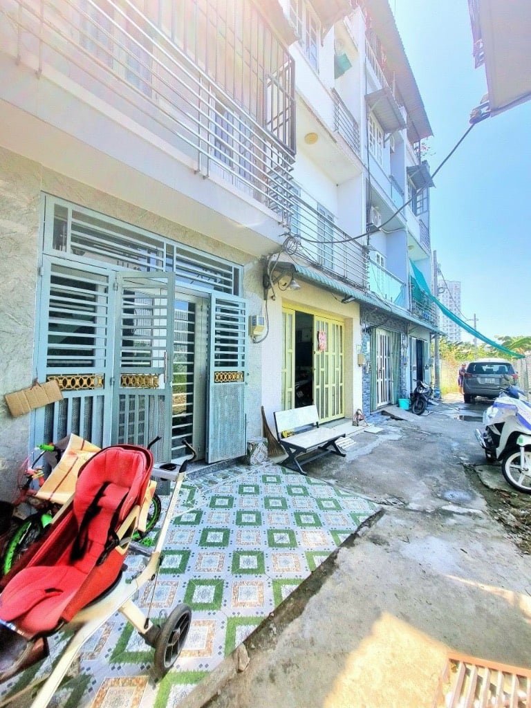 Bán nhà Nhà Bè đường Huỳnh Tấn Phát, Nhà Bè, DT 18m², 2 phòng ngủ, giá 1,25 tỷ