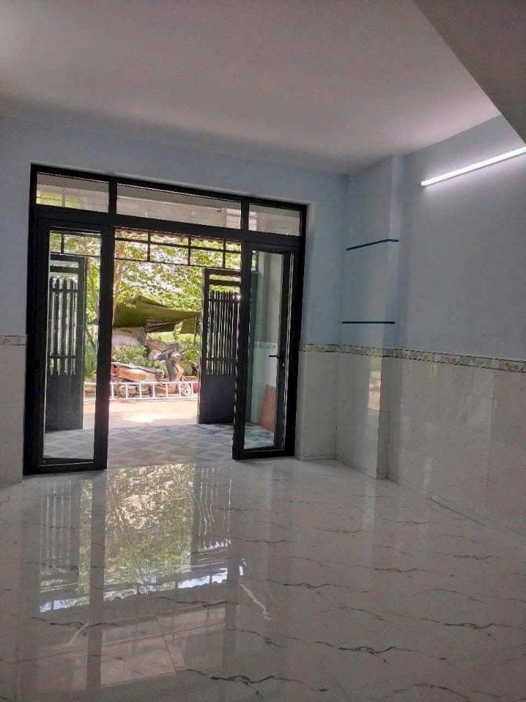 Bán nhà riêng xã Quy Đức Bình Chánh, DT 85m2 sổ hồng riêng giá rẻ