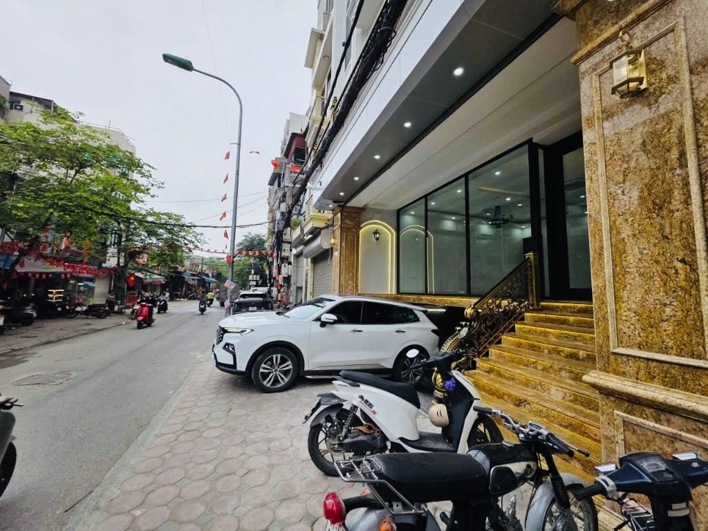 BÁN NHÀ PHỐ ĐÀO TẤN BA ĐÌNH, 130M2 KINH DOANH, HIỆN TẠI ĐANG KINH DOANH, MẶT TIỀN 11M