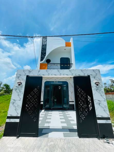 Nhà lầu đường Nhựa N2, Mỹ Tho, Tiền Giang, mới xây dựng hẻm xe hơi, giá 1,98 tỷ