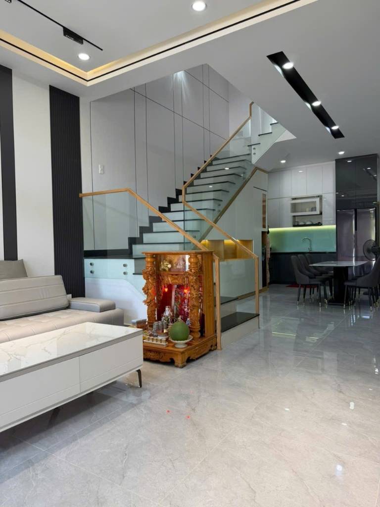 NHÀ ĐẸP PHẠM ĐÌNH BÂN, HÒA QUÝ, 3 TẦNG FULL NỘI THẤT, ĐƯỜNG 7M5, CHỈ 8,2 TỶ