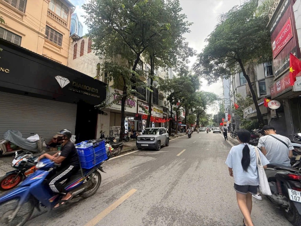 BÁN NHÀ PHẠM VĂN ĐỒNG, CẦU GIẤY, DT 56M2, MẶT TIỀN 6M , Ô TÔ KINH DOANH GẦN PHỐ, BÁN NHANH