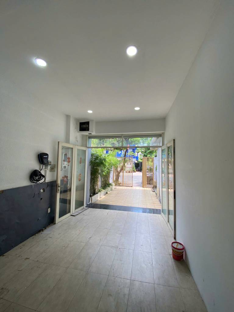 Bán biệt thự KDC Him Lam 6A Bình Hưng,8x20m 1 trệt 2 lầu 1 tum, giá 32 tỷ