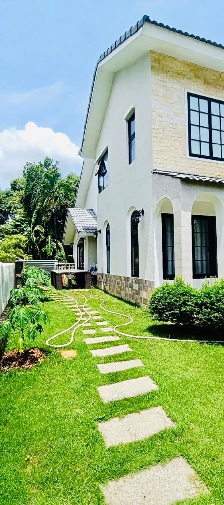 BÁN BIỆT THỰ CAO CẤP THẢO NGUYÊN, NGAY SÂN GOLF THỦ ĐỨC, DT 366M2, GIÁ 27 TỶ