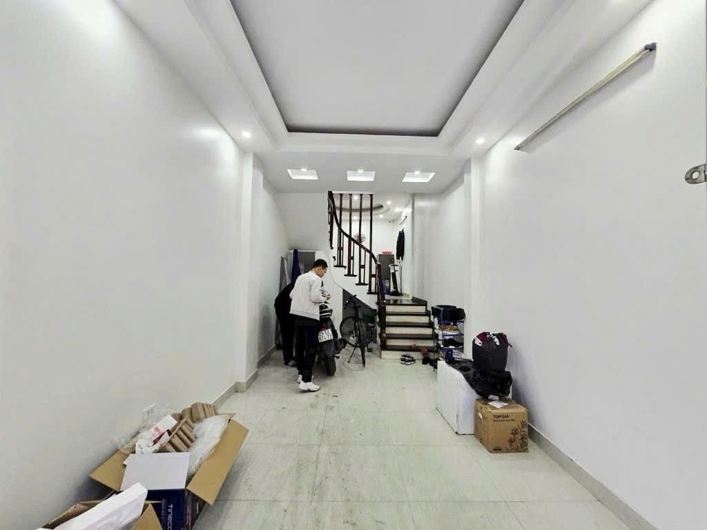 Bán nhà Lạc Long, Quân Tây Hồ, dt 33m 5t mt 3.4m, giá 9.5 tỷ