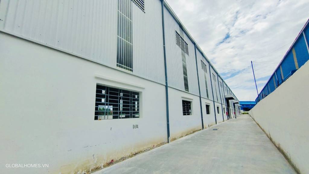 Cho thuê kho xưởng KCN Hải Sơn, Đức Hòa, Long An, dt 7500m2, sẵn văn phòng, cao 9m, giá tốt