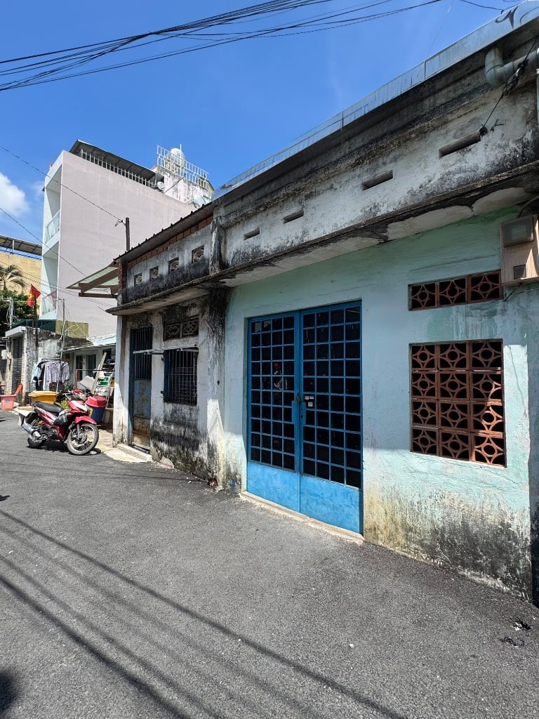 BÁN NHÀ CẤP 4 CŨ VÕ VĂN NGÂN, THỦ ĐỨC, VỊ TRÍ VÀNG NGAY ĐH SPKT, GIÁ NHỈNH 4 TỶ