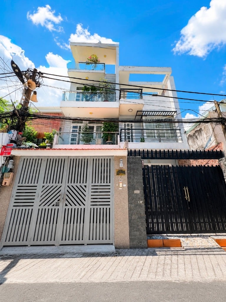 Bán nhà 4 tầng Lý Phục Man, Quận 7, 84m2 4PN master, xe hơi đỗ cửa, 1 đời chủ, nhỉnh 12 tỷ
