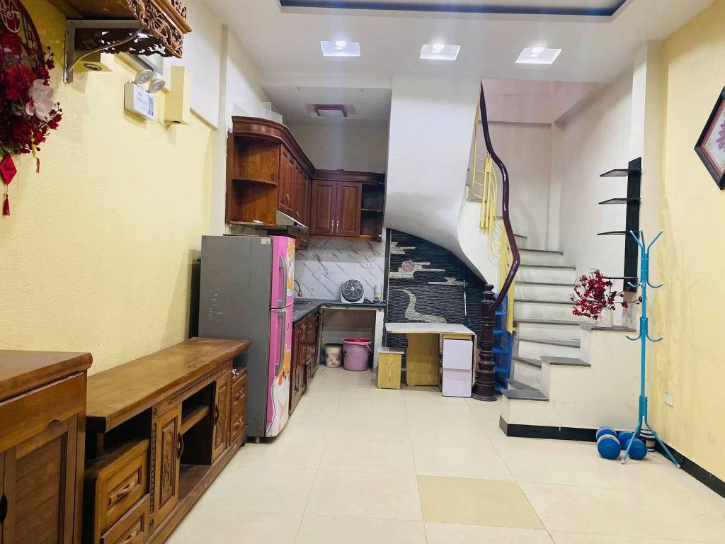 Cho thuê nhà ngõ 203 Trường Chinh, Đống Đa, DT 30M x 5 tầng, 3 ngủ, giá 12 triệu