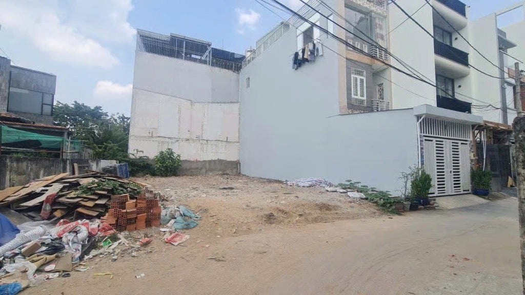 CẦN BÁN GẤP LÔ ĐÂT LONG THẠNH MỸ, GẦN KCN THỦ ĐỨC, 120M2 GIÁ CHỈ 1.25 TỶ CÓ SỔ SẴN