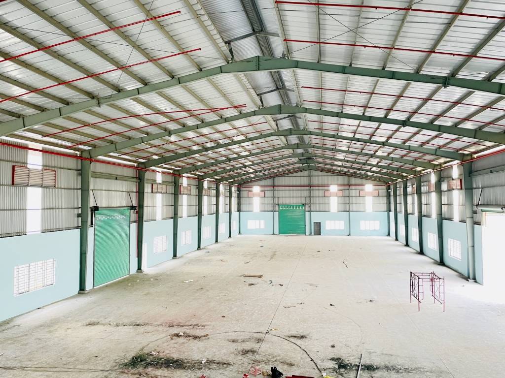 Bán xưởng trong KCN Hải Sơn Long An, dt 2500m2, có văn phòng, sẵn hđt, pháp lý đẹp