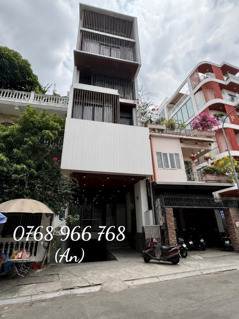 Cho thuê nhà 27B Thạch Thị Thanh, Quận 1, DT 5,5x20m 5 lầu thang máy, PCCC