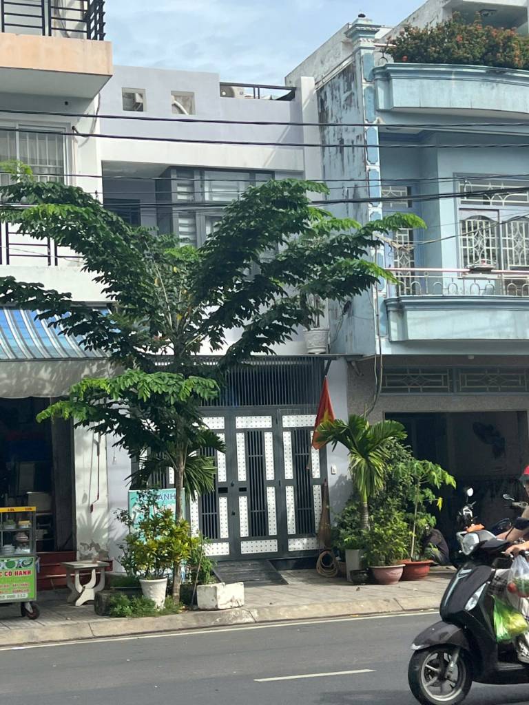 Bán nhà ngay vòng xoay An Lạc, Bình Chánh, đang cho thuê 14 tr/tháng, dt 5mx18,6m