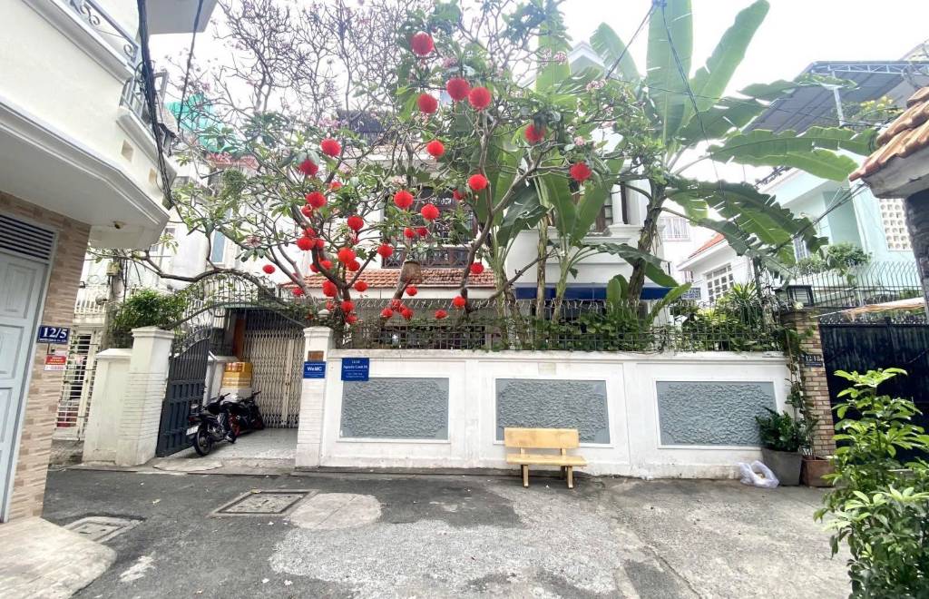 Cho thuê nhà HXH Nguyễn Cảnh Dị, Tân Bình, ngang lớn 13x19m, 3 tầng, giá 65tr/tháng TL
