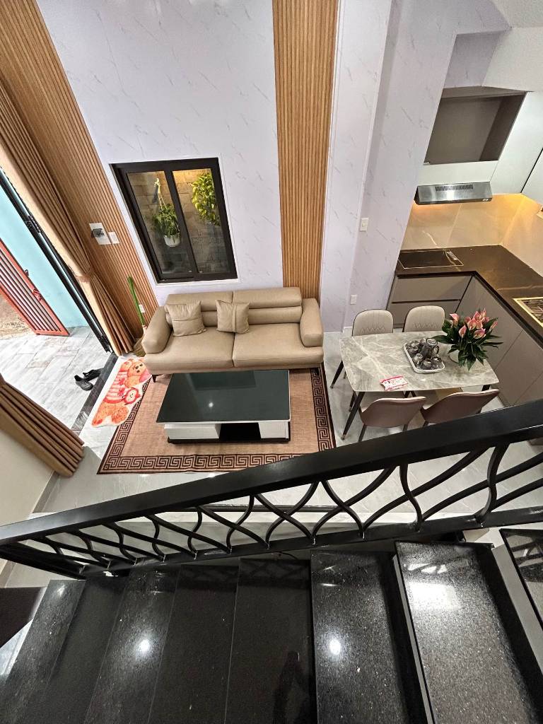 Bán nhà 	Hùng Vương, Thanh Khê,, ngay trung tâm, dt 48m2, 2 tầng, giá 3,7 tỷ