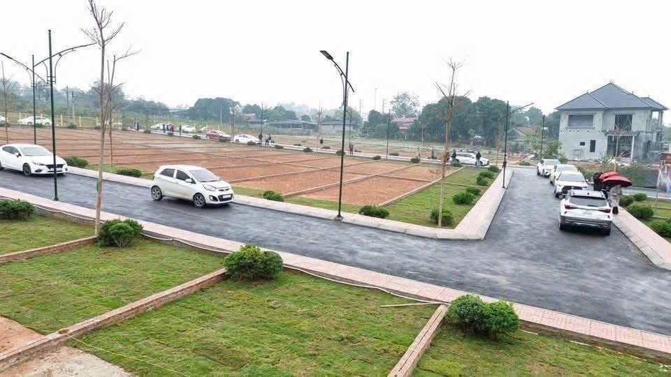 Bán đất Phú Cát Hoà Lạc, dt 100 m full Thổ Cư sổ đỏ trao tay trong ngày, giá chỉ 2,7 tỷ