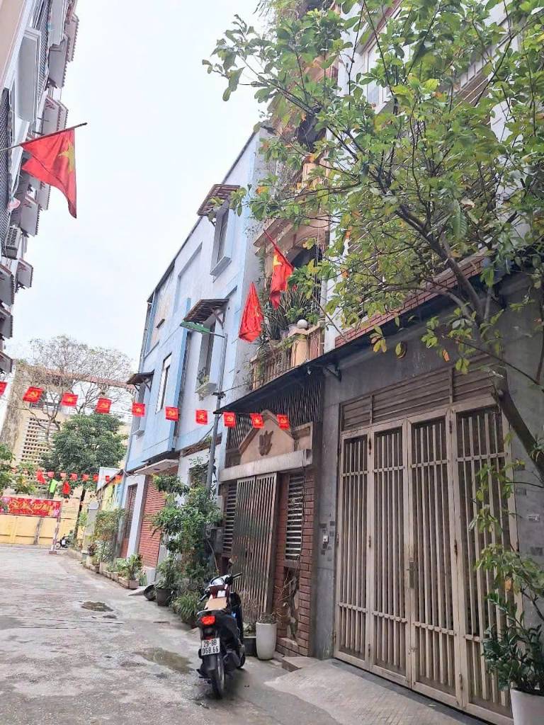 Cho thuê nhà ngõ 234 Hoàng Quốc Việt, Bắc Từ Liêm, dt 55m2,  nhà 5 tầng 8PN, giá 23tr