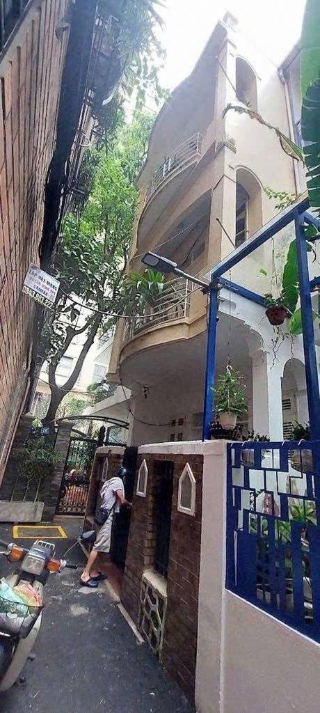 Cho thuê nhà ngõ 9 Đặng Thai Mai Tây Hồ, giá 15 triệu/tháng ưu tiên hộ gia đình văn phòng