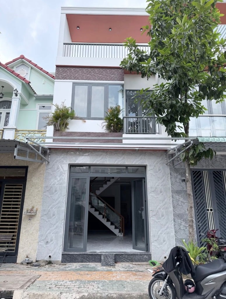 BÁN GẤP NHÀ TRẦN ĐẠI NGHĨA, BÌNH CHÁNH, DT 5x18M, NHÀ 3PN, GIÁ TỐT