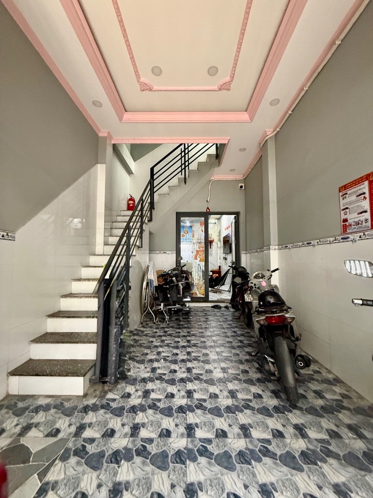 Bán nhà Nguyễn Thị Thập Quận 7, dt 52m², 4 tầng, 9 phòng, giá 6,6 tỷ