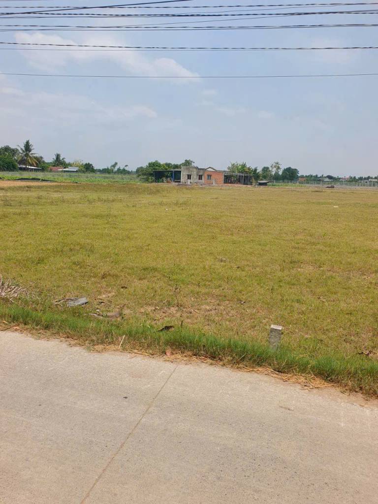 Bán đất 1/ đường An Ninh , xã An Ninh Tây, Đức Hòa dt 628m2 full thổ giá 2,55 tỷ