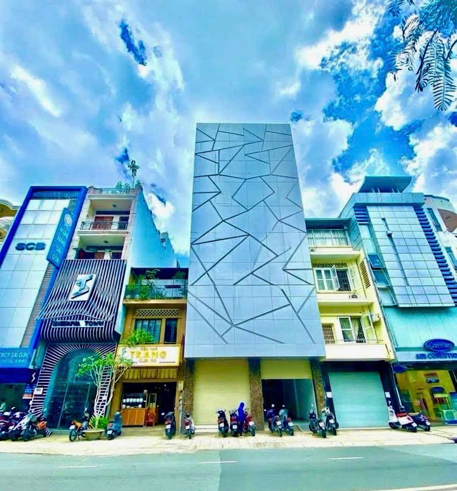 Bán nhà mặt tiền Trần Quang Khải Quận 1, DT 10x15, CN 135m2 HDT 180tr, bán 69 tỷ